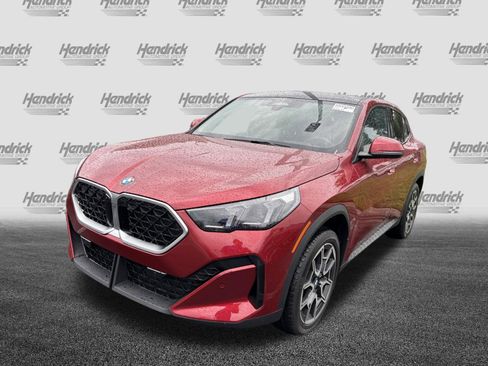 Used 2025 BMW X2 xDrive28i AWD/4WD image 8