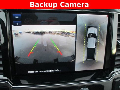 Used 2022 Ford F250 Lariat w/ Black Appearance Package image 17