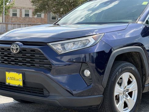 Used 2021 Toyota RAV4 XLE AWD/4WD image 9
