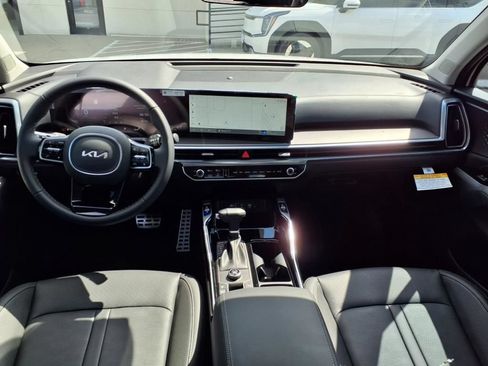 Used 2025 Kia Sorento SX FWD image 3