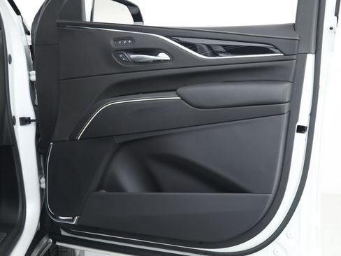 Used 2024 Cadillac Escalade ESV V w/ LPO, ONYX Package image 17