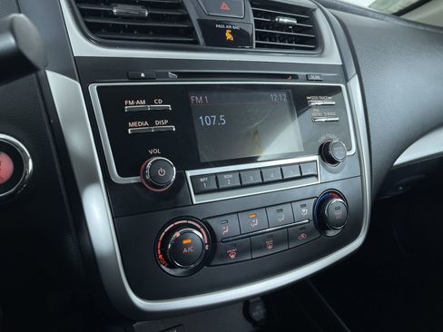 Used 2017 Nissan Altima 2.5 SR w/ LED Appearance Package image 18