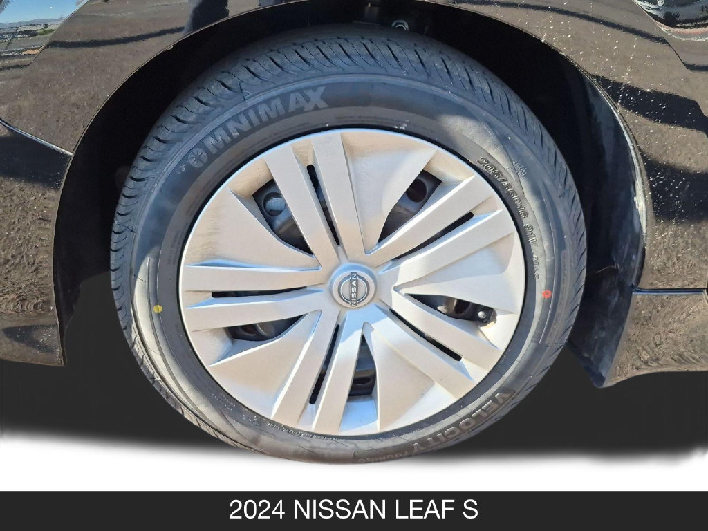 Used 2024 Nissan Leaf S FWD image 11