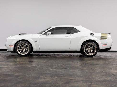 Used 2023 Dodge Challenger R/T Scat Pack RWD image 10