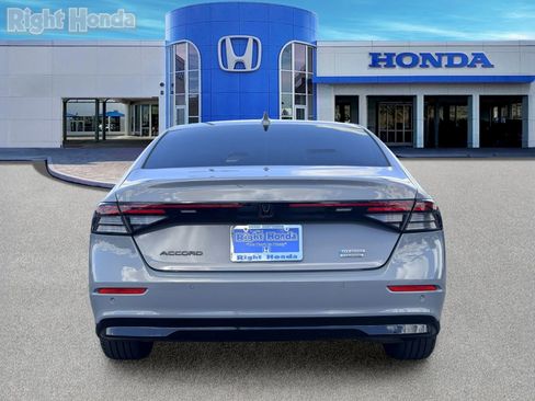 Used 2024 Honda Accord Touring image 5