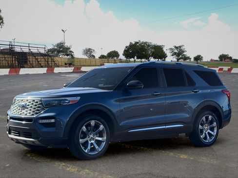 Used 2020 Ford Explorer Platinum w/ Premium Technology Package AWD/4WD image 5