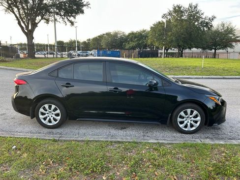 Certified 2025 Toyota Corolla LE FWD image 7