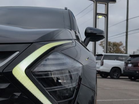 Used 2025 Kia Sportage EX w/ Premium Package image 13