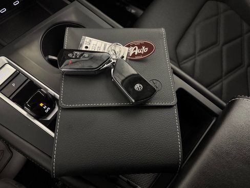 Used 2024 Volkswagen Atlas SE image 51