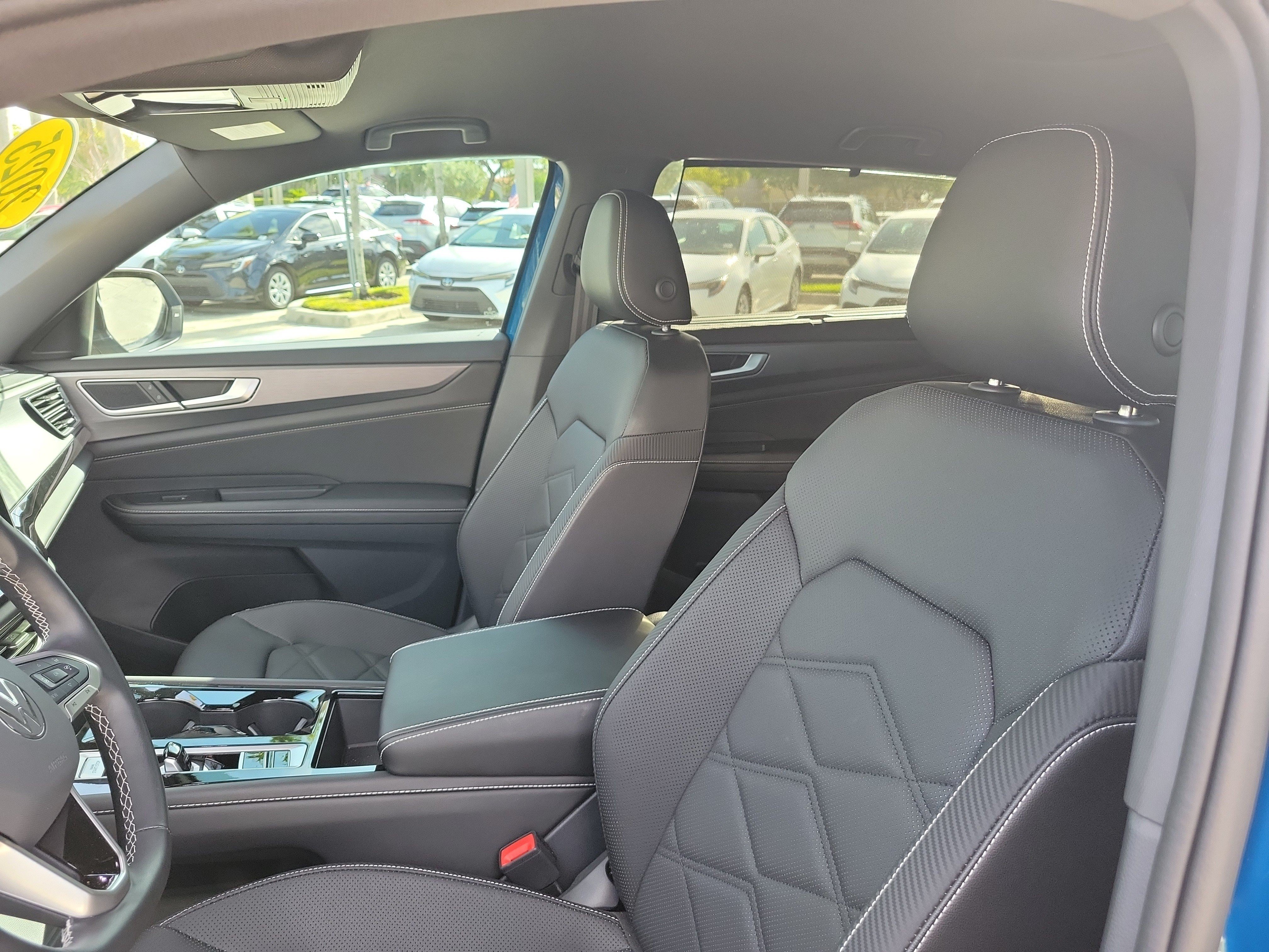 Used 2025 Volkswagen Atlas Cross Sport SE FWD image 22