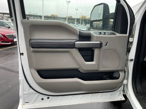 Used 2021 Ford F250 XLT w/ FX4 Off-Road Package image 11