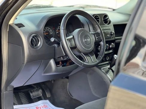 Used 2017 Jeep Patriot Latitude image 10