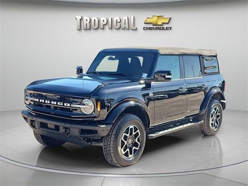 Used 2023 Ford Bronco Outer Banks image 1