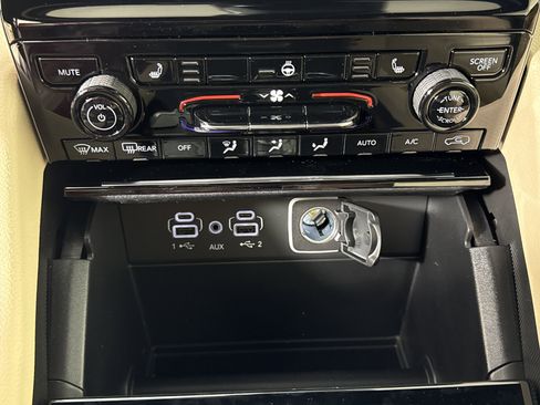 New 2025 Jeep Grand Cherokee Limited image 24