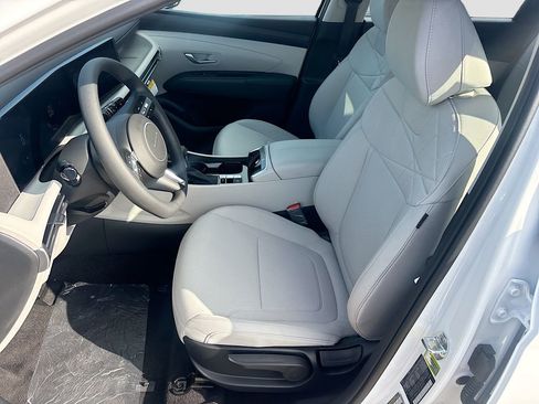 New 2026 Hyundai Tucson SE image 19