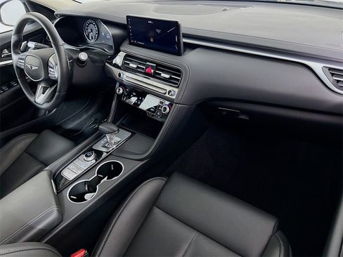 Used 2025 Genesis G70 2.5T image 28