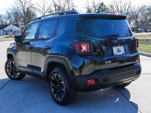 Used 2023 Jeep Renegade Latitude image 15