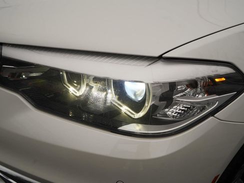 Used 2018 BMW 530e xDrive image 87