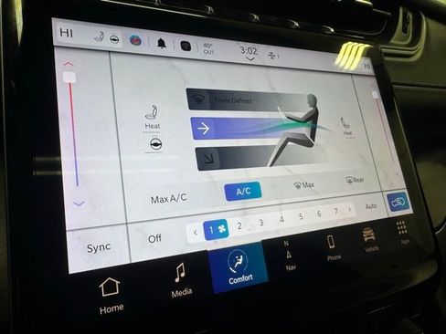 Used 2022 Jeep Grand Cherokee Limited image 28