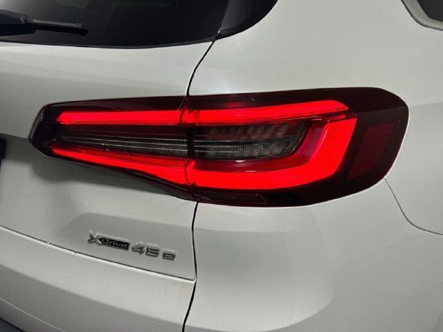 Used 2022 BMW X5 xDrive45e AWD/4WD image 33
