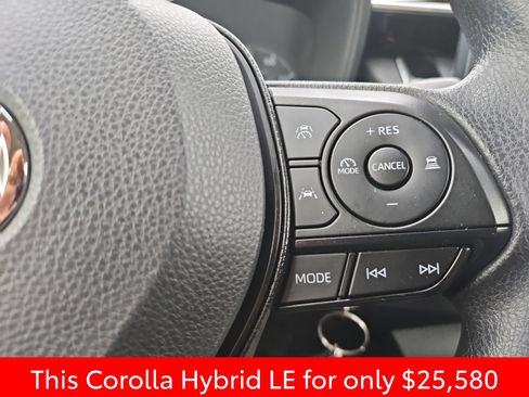 Used 2025 Toyota Corolla LE FWD image 29