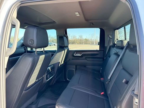 Used 2025 GMC Sierra 2500 SLT w/ SLT Premium Package image 26