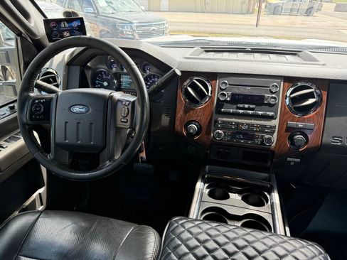 Used 2011 Ford F250 Lariat w/ Lariat Interior Pkg AWD/4WD image 18