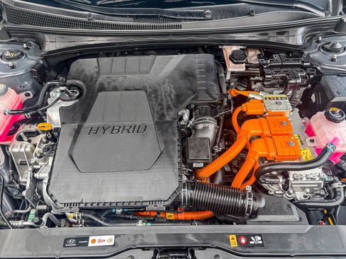 Used 2024 Hyundai Elantra Limited image 15