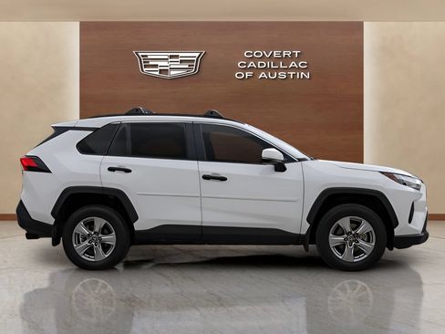 Used 2025 Toyota RAV4 XLE FWD image 5