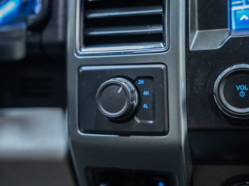 Used 2021 Ford F250 XLT w/ XLT Premium Package image 32