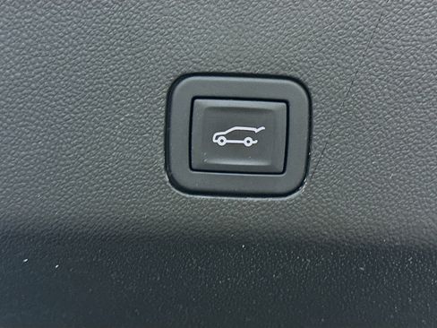 Used 2025 Chevrolet Tahoe Premier image 32