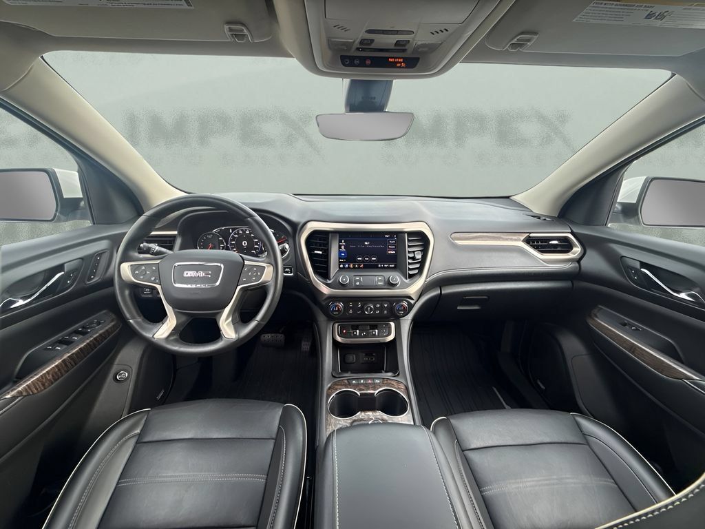 Used 2021 GMC Acadia Denali w/ Denali Technology Package FWD image 9
