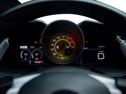 Used 2019 Ferrari Portofino RWD image 46