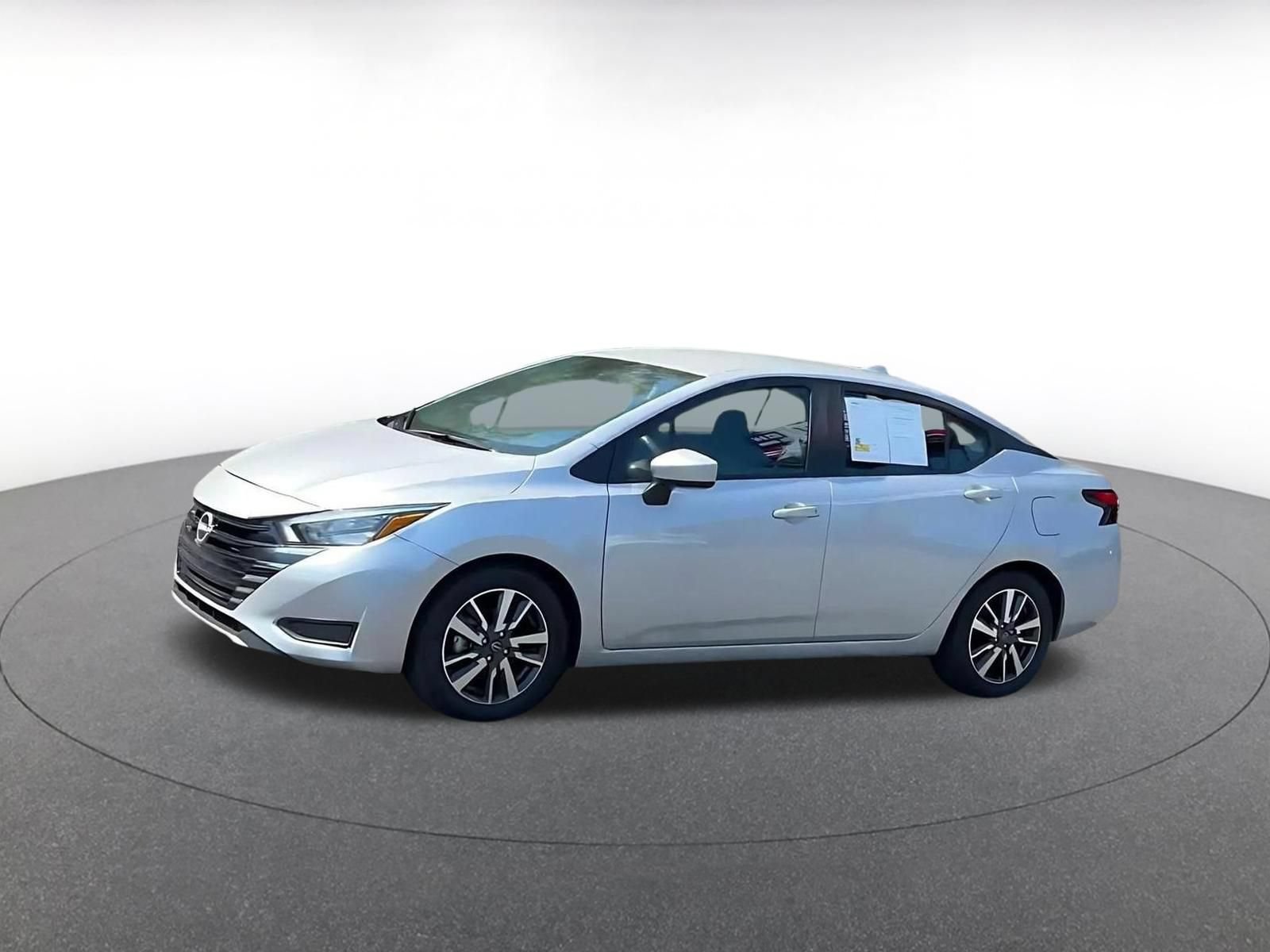 Used 2025 Nissan Versa SV FWD image 7