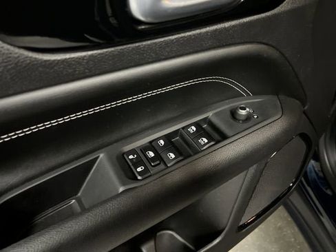 Used 2024 Jeep Compass Latitude w/ Altitude Special Edition image 22