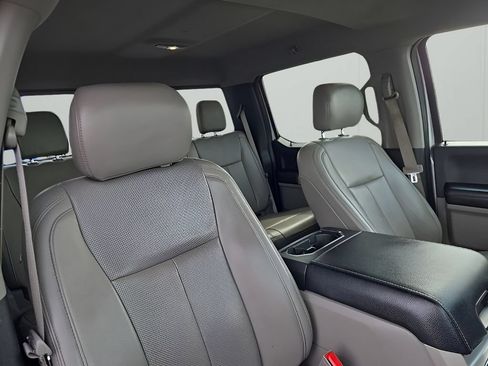 Used 2018 Ford F150 Lariat w/ Equipment Group 502A Luxury AWD/4WD image 19