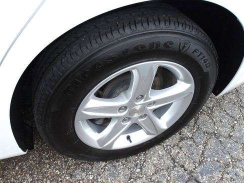 Used 2021 Chevrolet Malibu LS FWD image 29
