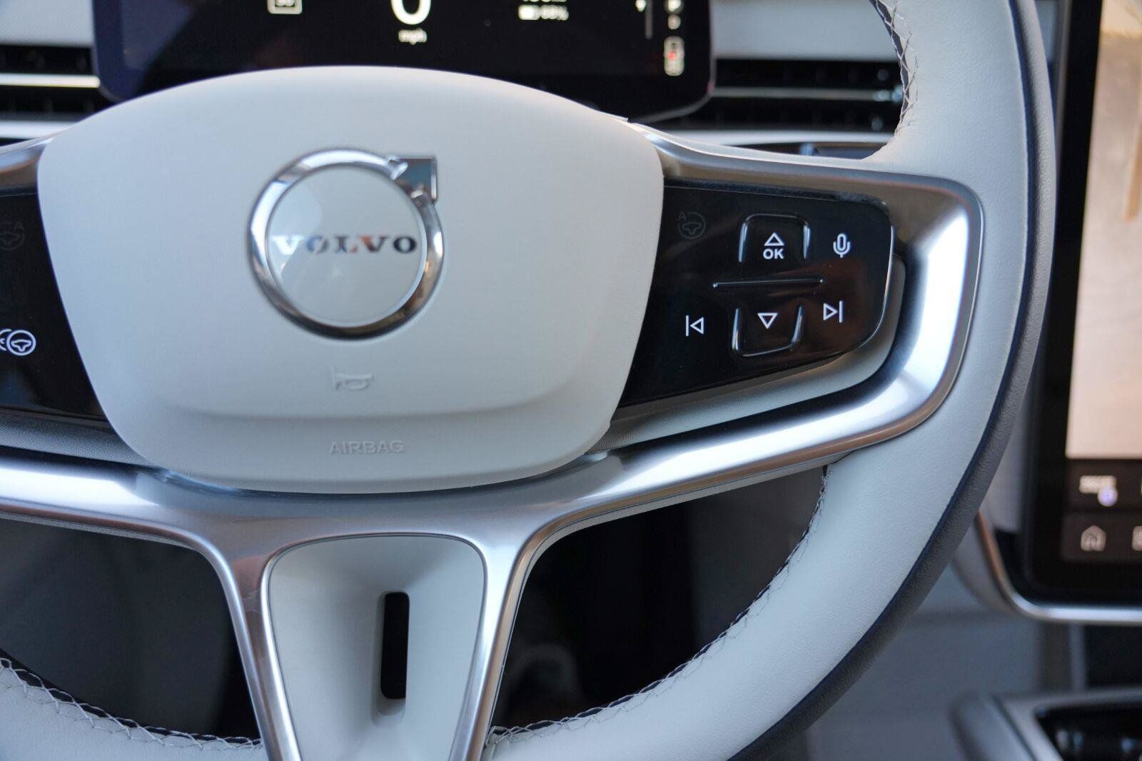 Used 2025 Volvo EX90 Ultra AWD/4WD image 21