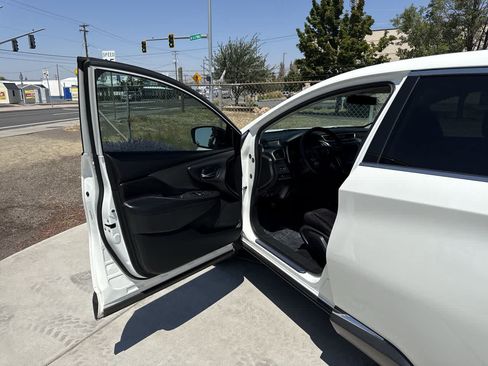 Used 2019 Nissan Murano S w/ Cargo Package AWD/4WD image 10