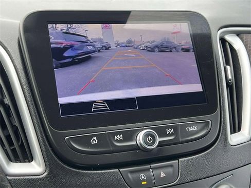 Used 2024 Chevrolet Malibu LT image 35