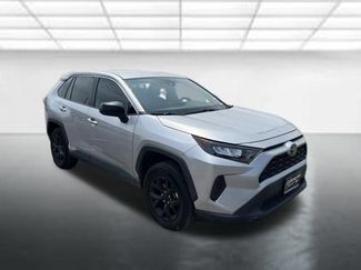 Used 2022 Toyota RAV4 LE FWD video 1