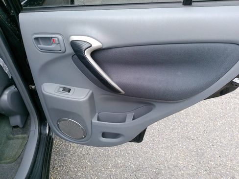 Used 2002 Toyota RAV4 4WD image 22