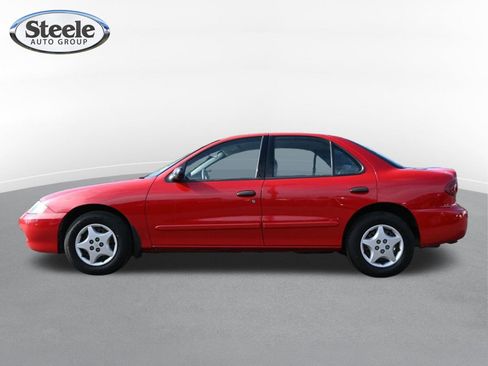 Used 2005 Chevrolet Cavalier Sedan w/ Preferred Equipment Group FWD image 4