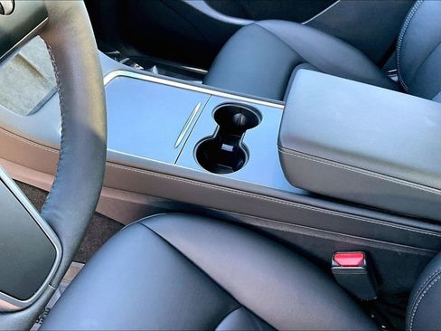 Used 2023 Tesla Model Y Long Range image 18