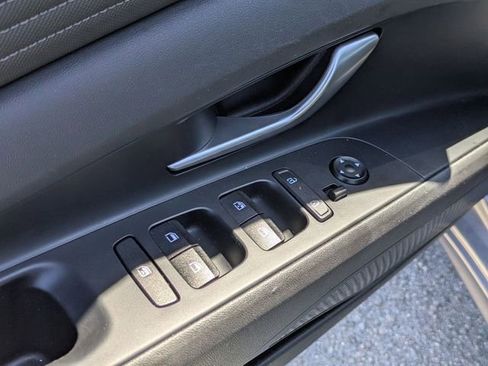 Used 2025 Hyundai Elantra SEL image 10