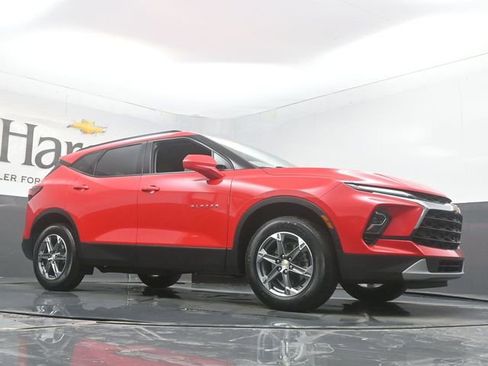 Used 2023 Chevrolet Blazer LT w/ Convenience Package image 2