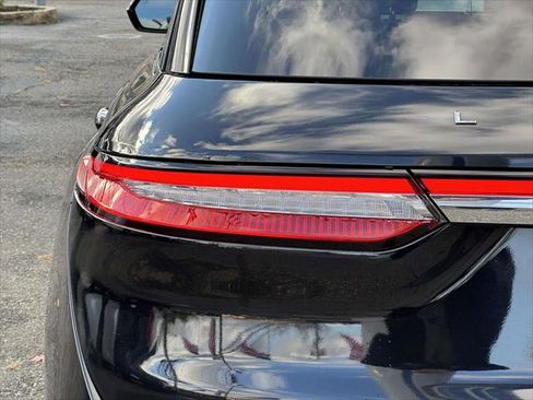 Used 2022 Lincoln Corsair AWD w/ Equipment Group 101A image 11