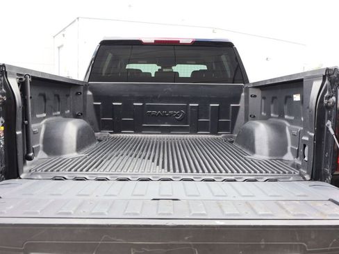 Used 2025 GMC Sierra 1500 SLT image 14
