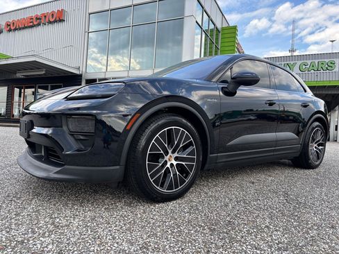 Used 2025 Porsche Macan 4 Electric AWD/4WD image 2