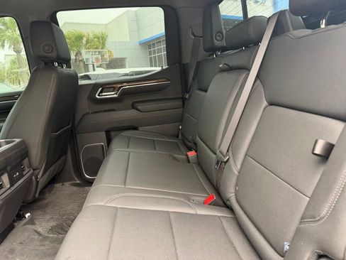 Used 2024 Chevrolet Silverado 1500 LT Trail Boss w/ Convenience Package II image 9